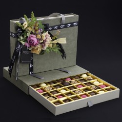 BT042 ÖZEL KUMAŞ KAPLAMA KUTUDA SPESİYAL ÇİKOLATA